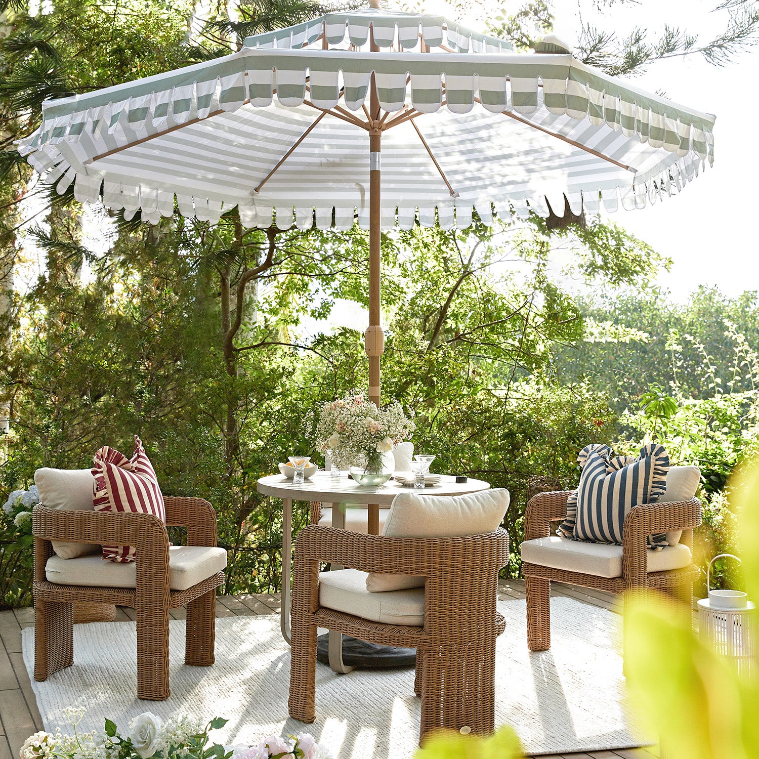 Stanford Round Wicker Outdoor 4-Seater Round Dining Set, Natural